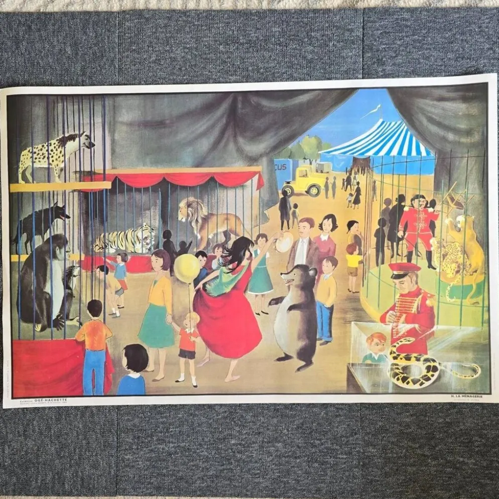 Affiche scolaire ancienne Ogé-Hachette Le Stade & La Ménagerie – Années 60
