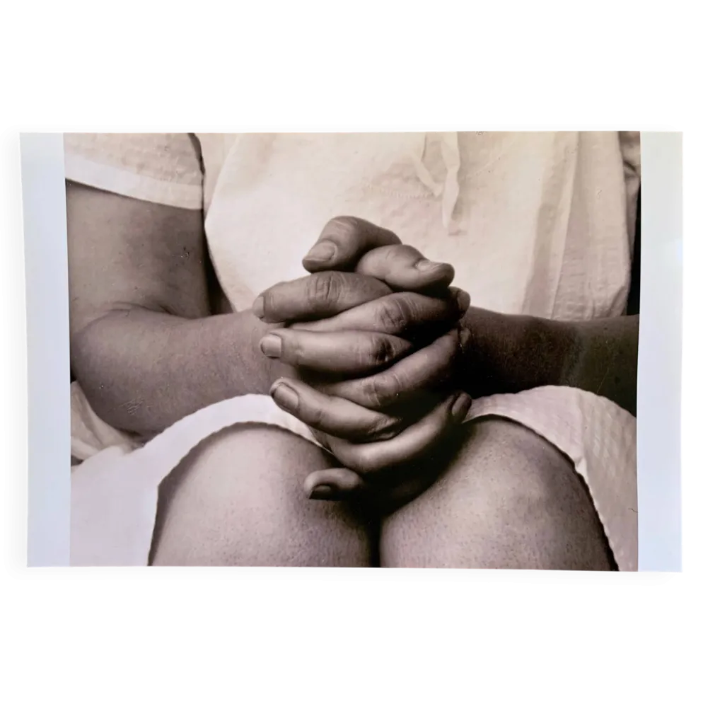 Alfred Stieglitz – Hands, 1933 L'élégance du geste en noir & blanc