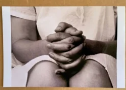 Alfred Stieglitz – Hands, 1933 L'élégance du geste en noir & blanc