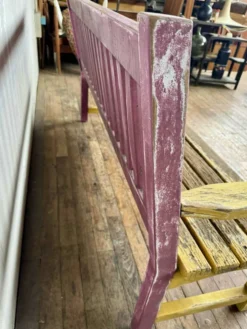 Ancien banc de bistrot à dossier en chêne