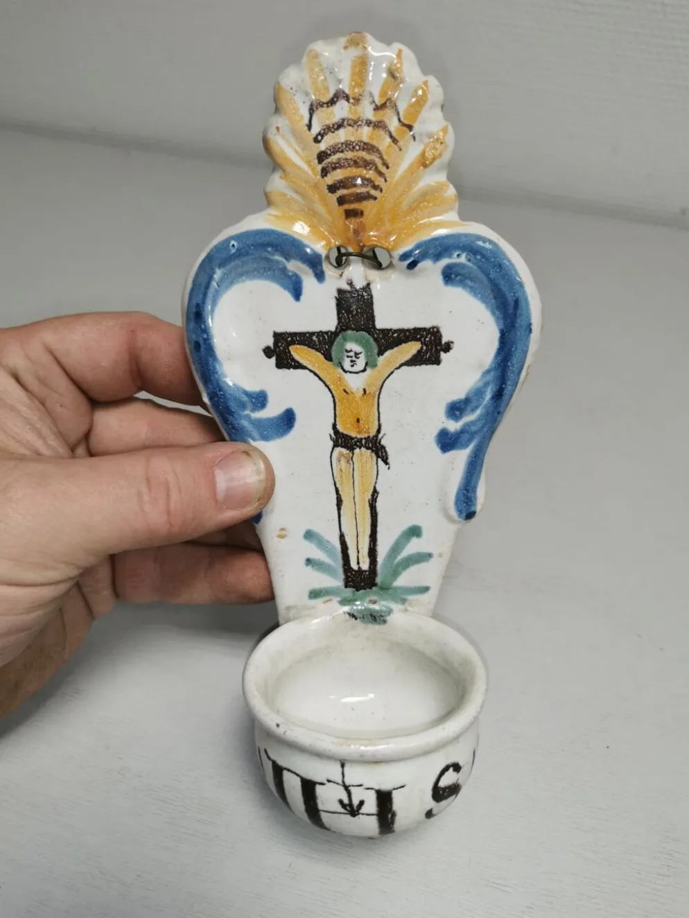 ancien Bénitier en Faience