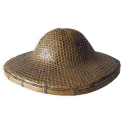 Ancien chapeau asiatique