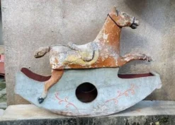 Ancien Cheval À Bascule XIXe Siècle En Bois Et Papier Mâché Peint