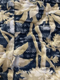 Ancien couvre lit boutis piqué à la main tissu floral 19 ème siècle