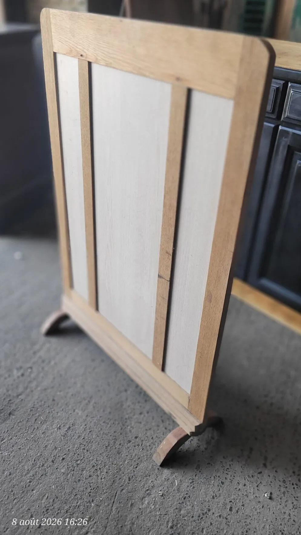 Ancien écran de cheminée décoratif en bois
