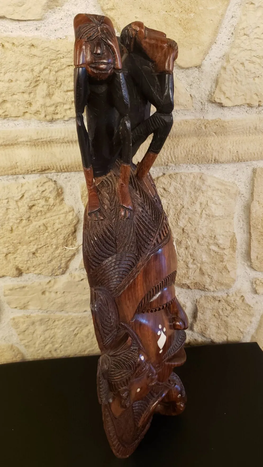 Ancien grand masque mural africain en bois sculpté
