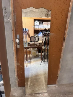 Ancien grand miroir biseauté sur pied