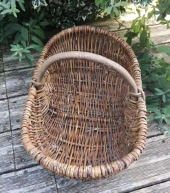 Ancien grand panier bourguignon en osier