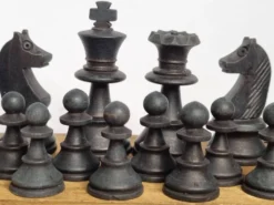 Ancien jeu d'échecs design Staunton – Pièces en bois tourné (Roi 6 cm)