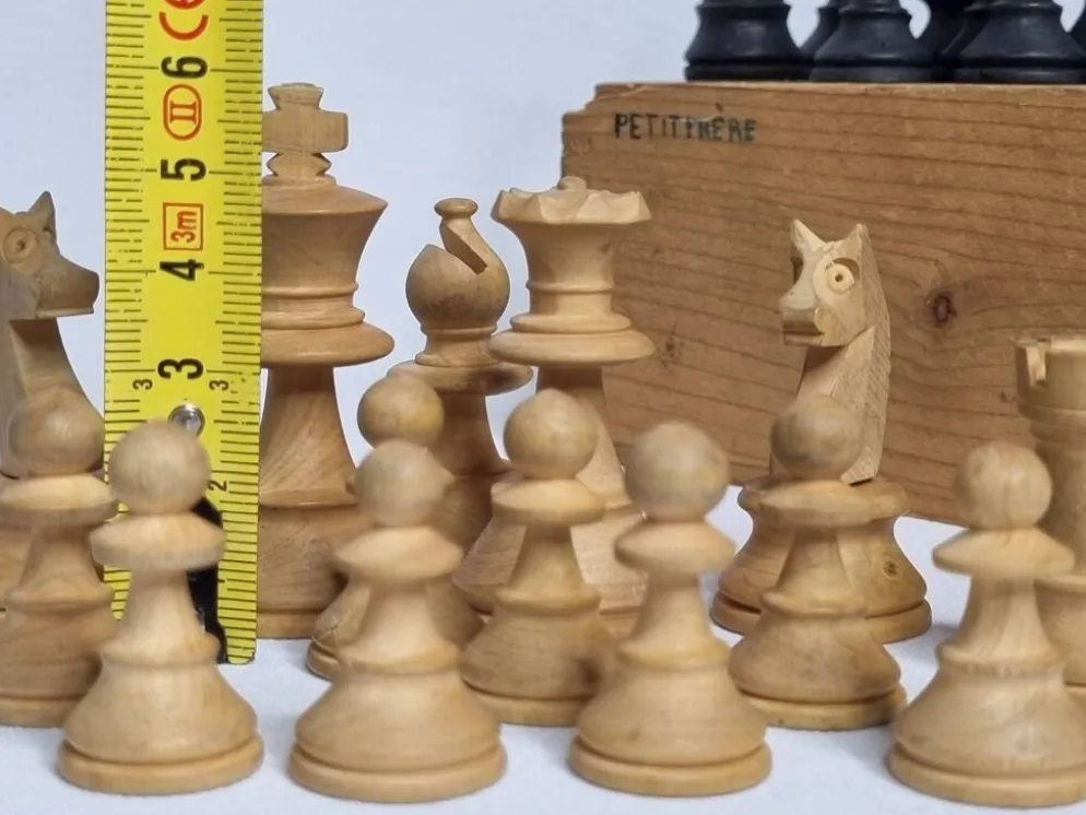 Ancien jeu d'échecs design Staunton – Pièces en bois tourné (Roi 6 cm)