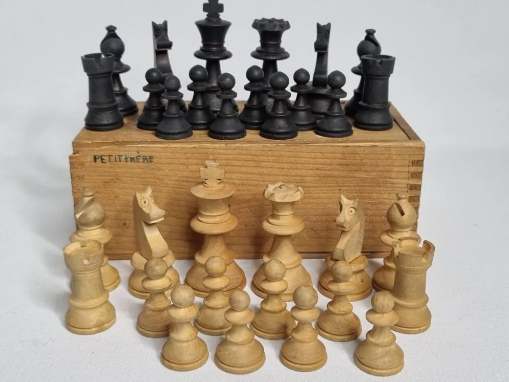 Ancien jeu d'échecs design Staunton – Pièces en bois tourné (Roi 6 cm)