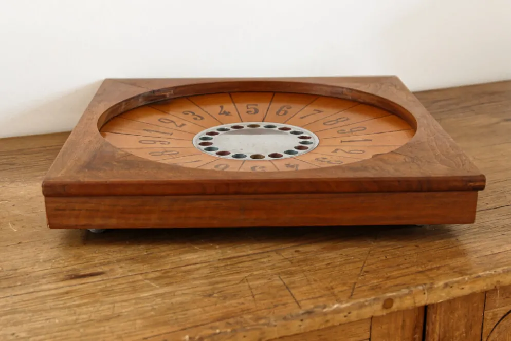 Ancien jeu de la boule, acajou