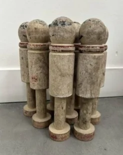 Ancien jeu de 8 quilles en bois