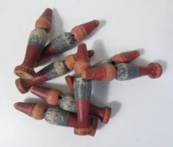 Ancien jeu de quilles en bois