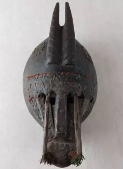 Ancien masque africain, en bois sculpté et plaques de métal, Marka Mali