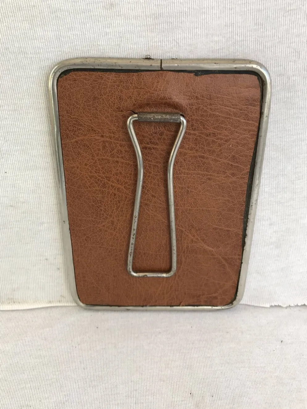 Ancien miroir barbier contour alu + trépied + fond marron décoration vintage