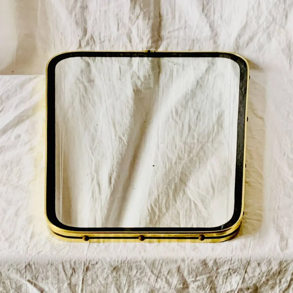 Ancien miroir rétroviseur - forme libre