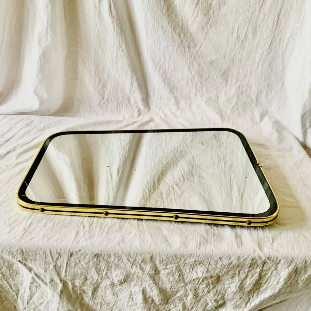 Ancien miroir rétroviseur - forme libre