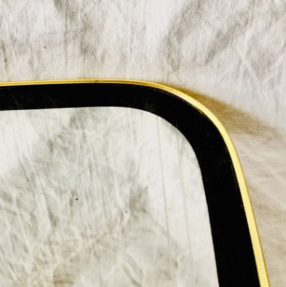 Ancien miroir rétroviseur - forme libre