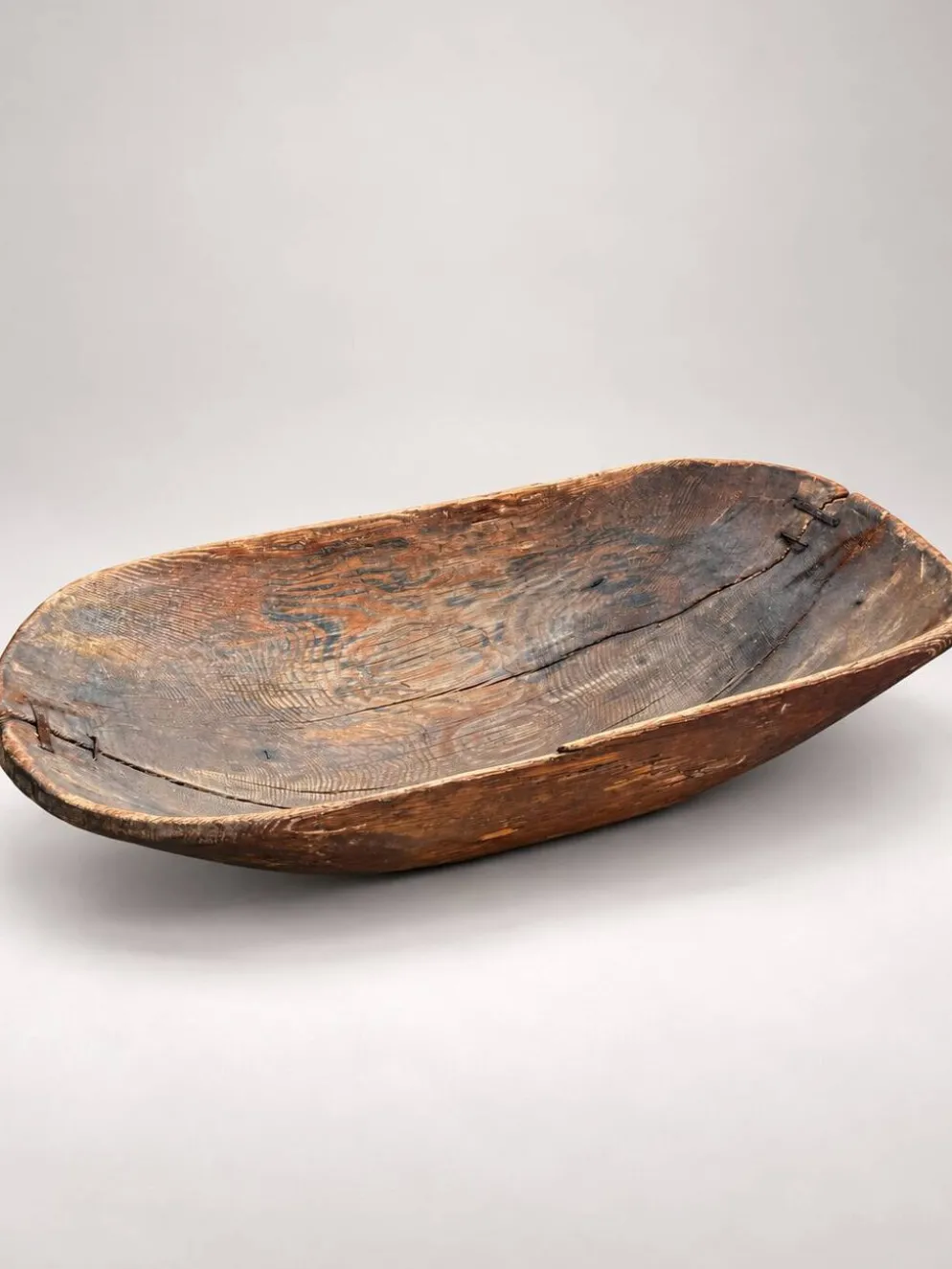 Ancienne auge à pétrir monoxyle en bois – art populaire