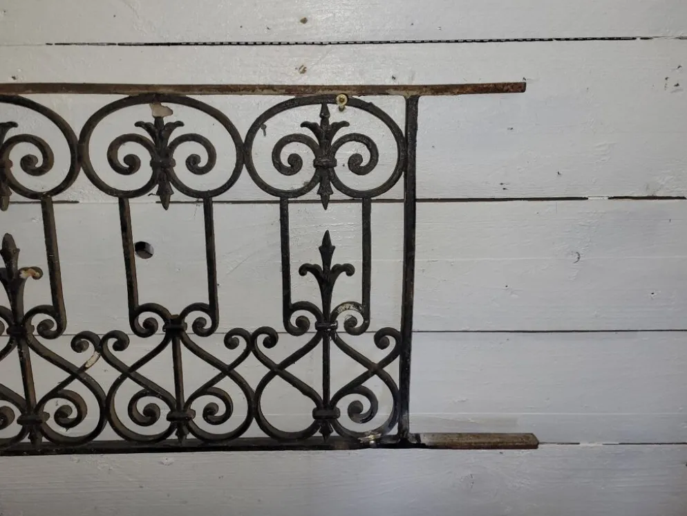Ancienne balconnière en fonte