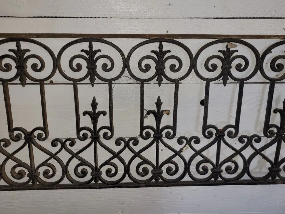 Ancienne balconnière en fonte
