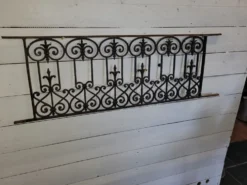 Ancienne balconnière en fonte