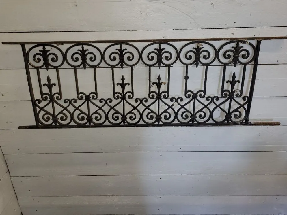 Ancienne balconnière en fonte