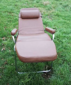 Ancienne chaise longue en simili cuir skai lama