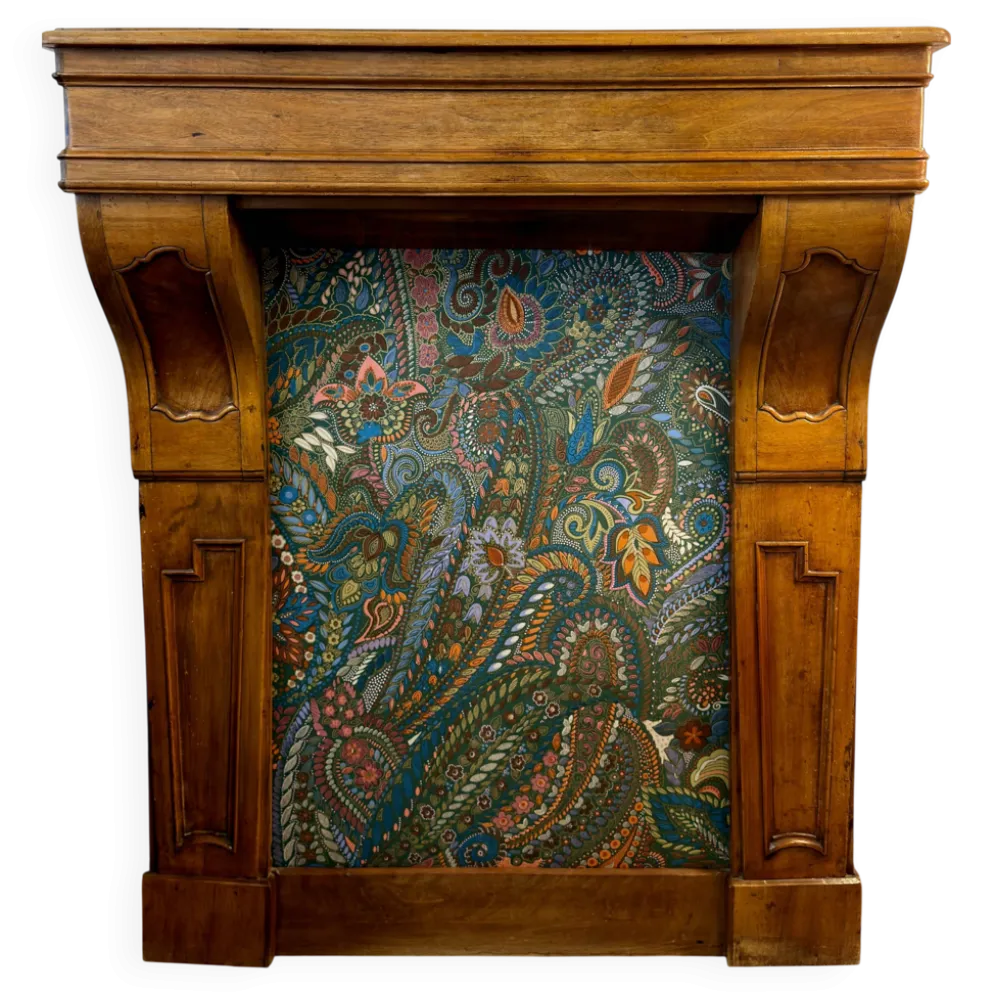 Ancienne cheminée en noyer bois sculpté, manteau de cheminée décoratif