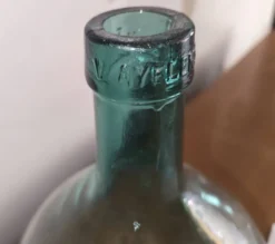 Ancienne dame-jeanne signée v. ayelense - verre turquoise lumineux