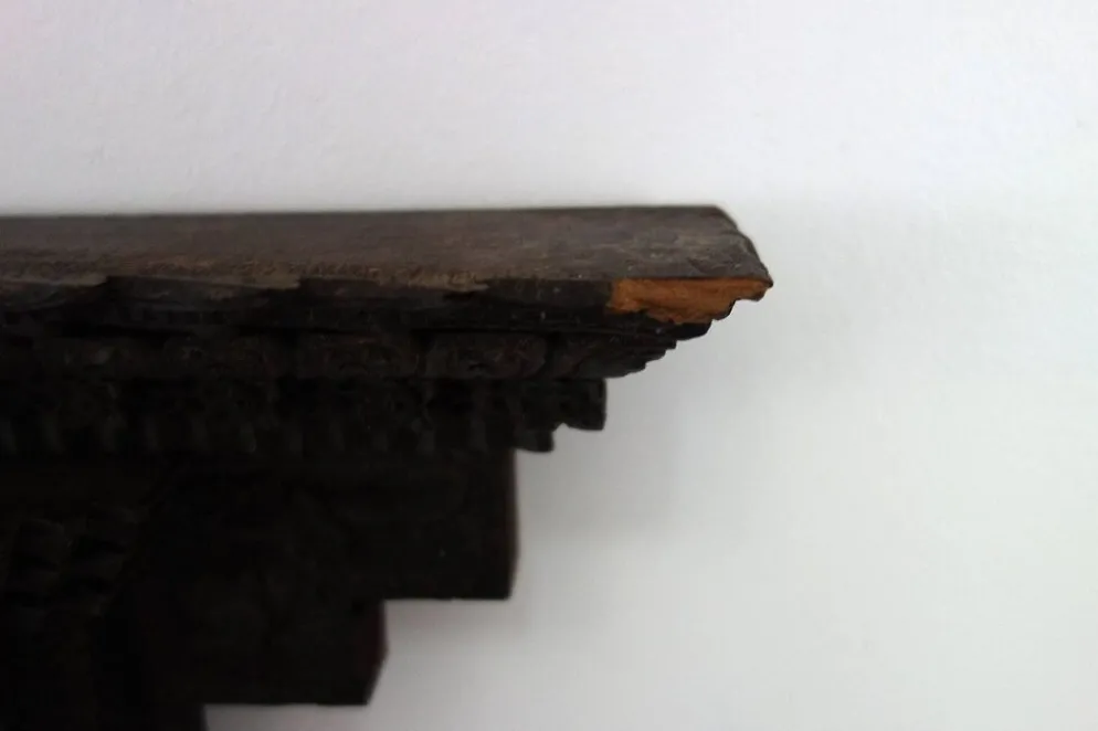 Ancienne fenêtre Népalaise Newari en bois sculpté