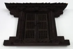 Ancienne fenêtre Népalaise Newari en bois sculpté