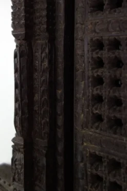 Ancienne fenêtre Népalaise Newari en bois sculpté