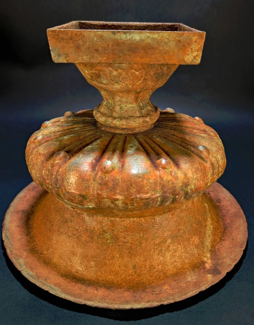Ancienne Jardinière en Fonte – Vasque Médicis sur pied – 27 cm – 5,5 kg