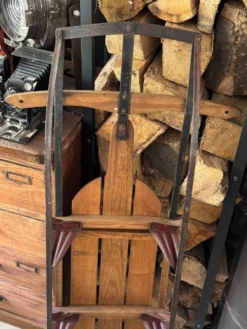 Ancienne luge américaine en bois vintage