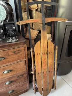 Ancienne luge américaine en bois vintage
