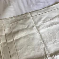 Ancienne nappe et 12 serviettes damassées