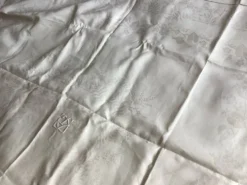 Ancienne nappe et 12 serviettes damassées