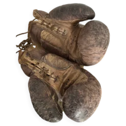 Ancienne paire de gants de boxe en cuir