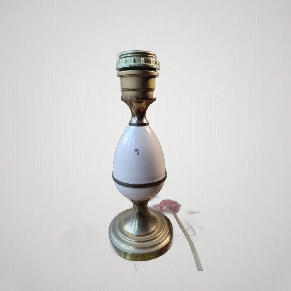Ancienne petite lampe oeuf métal crème/métal doré goût maison charles annee