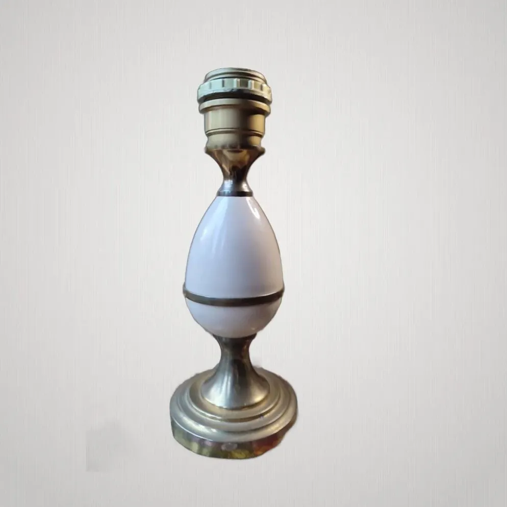 Ancienne petite lampe oeuf métal crème/métal doré goût maison charles annee