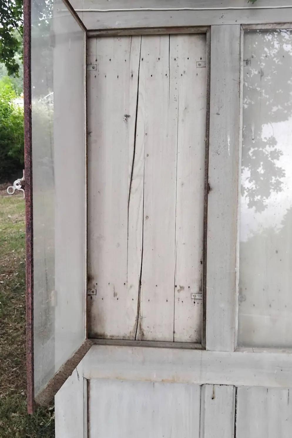 Ancienne porte avec volets en bois Vintage