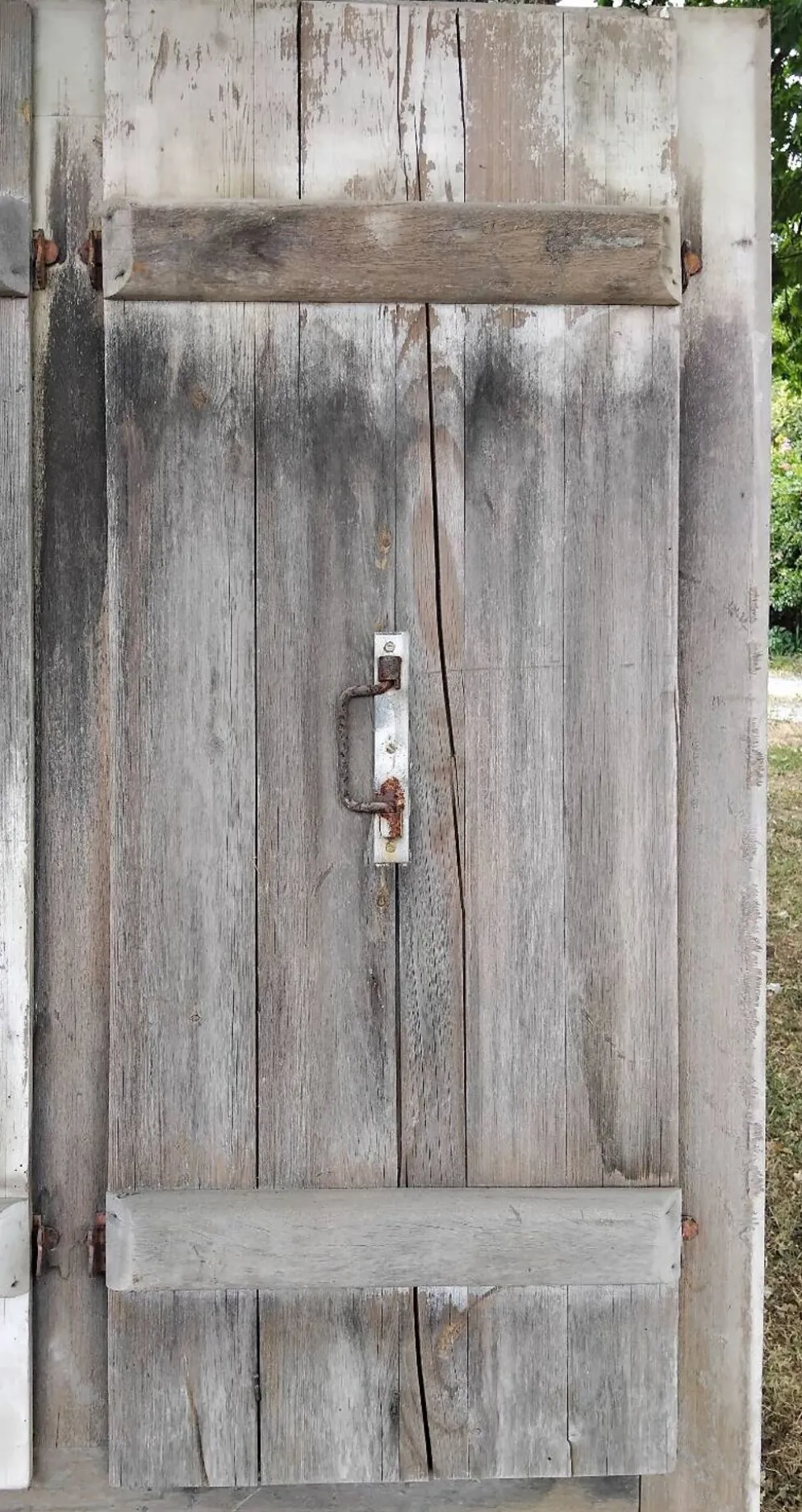 Ancienne porte avec volets en bois Vintage