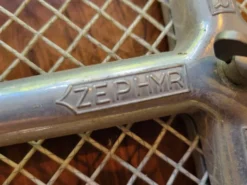 Ancienne raquette de tennis Donnay