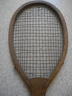 Ancienne raquette de tennis en bois, 1900