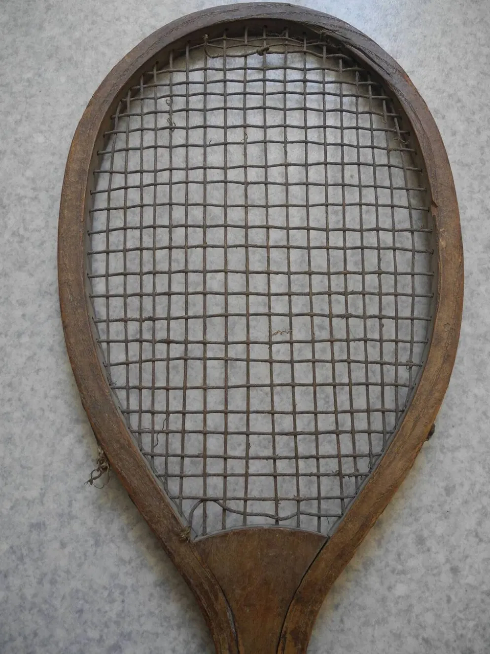 Ancienne raquette de tennis en bois, 1900