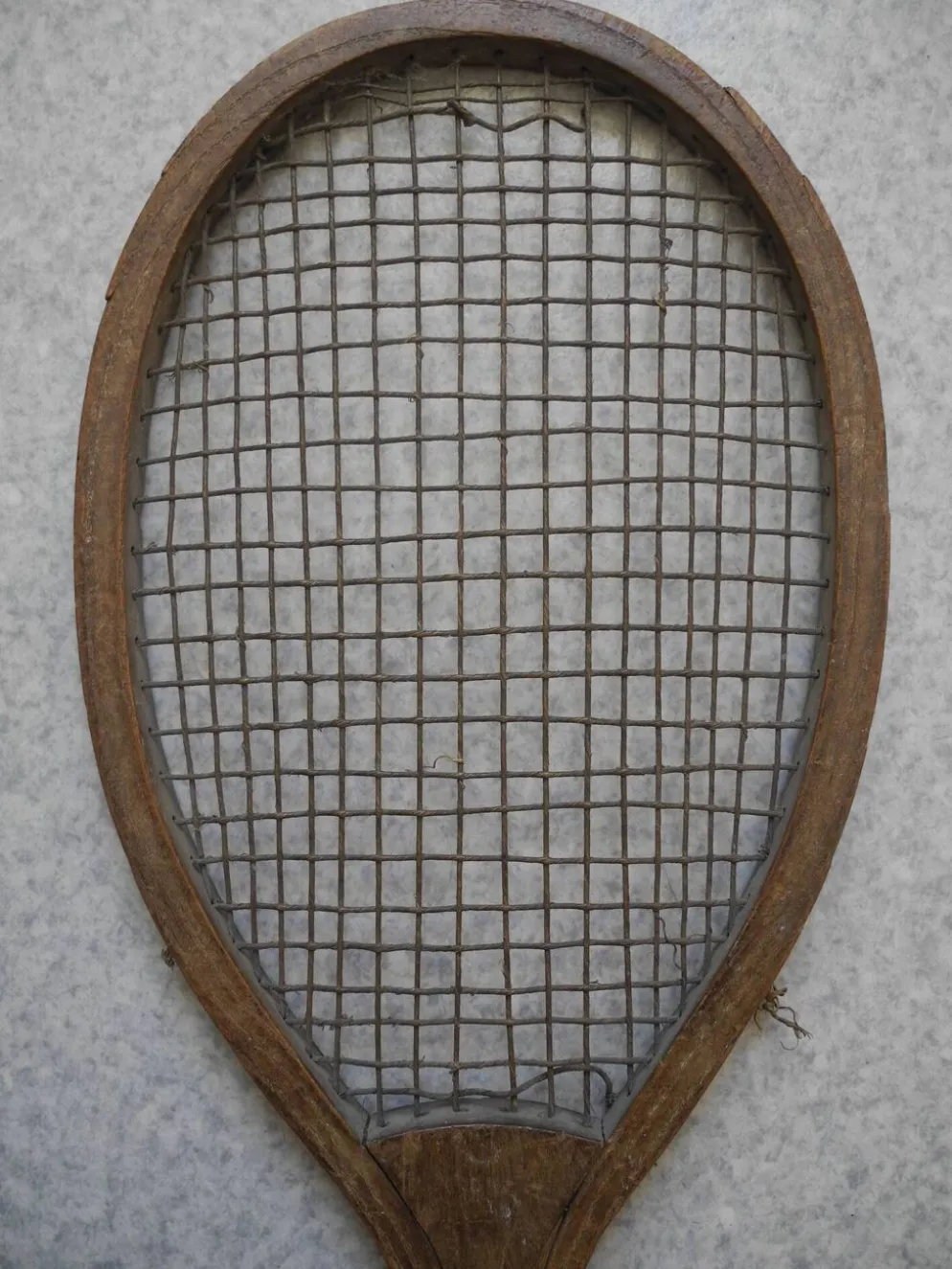 Ancienne raquette de tennis en bois, 1900