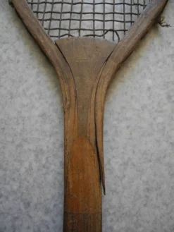 Ancienne raquette de tennis en bois, 1900