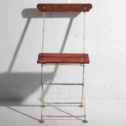 Anciennes chaises de jardin pliantes rouges (vers 1920). Ensemble de 4 pièces